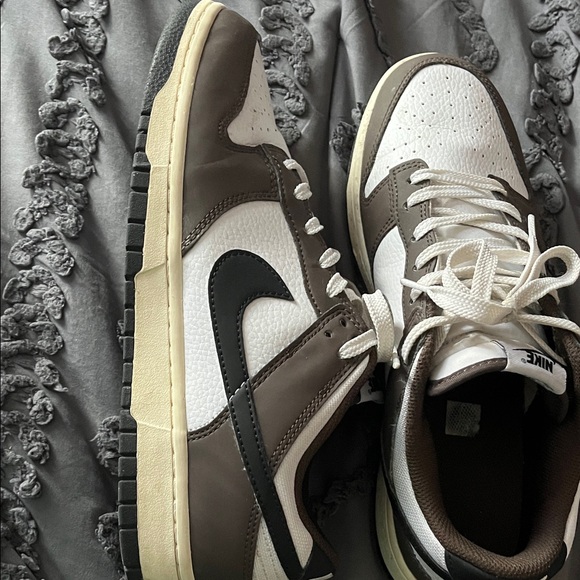 Nike Black and White Sneakers with Brown Accents - Picture 1 of 4